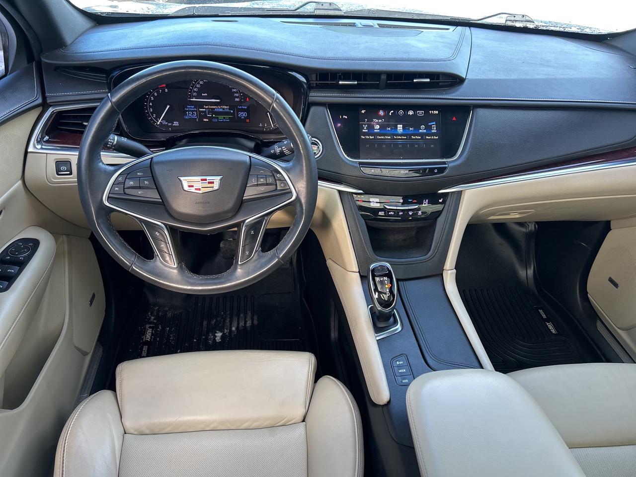 2017 Cadillac XT5 Luxury AWD/REMOTE START/PWR LIFT GATE CALL PICTON Photo