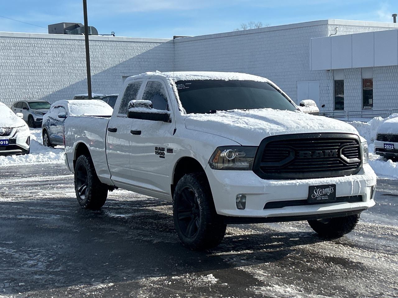 2020 RAM 1500 Classic Express 5.7 4x4 B-U CAM CALL NAPANEE 613-354-2100 Photo