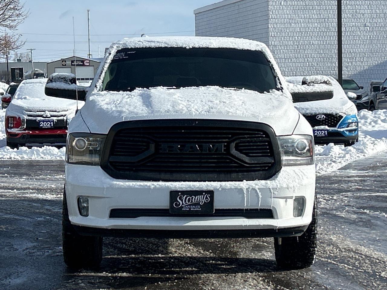 2020 RAM 1500 Classic Express 5.7 4x4 B-U CAM CALL NAPANEE 613-354-2100 Photo