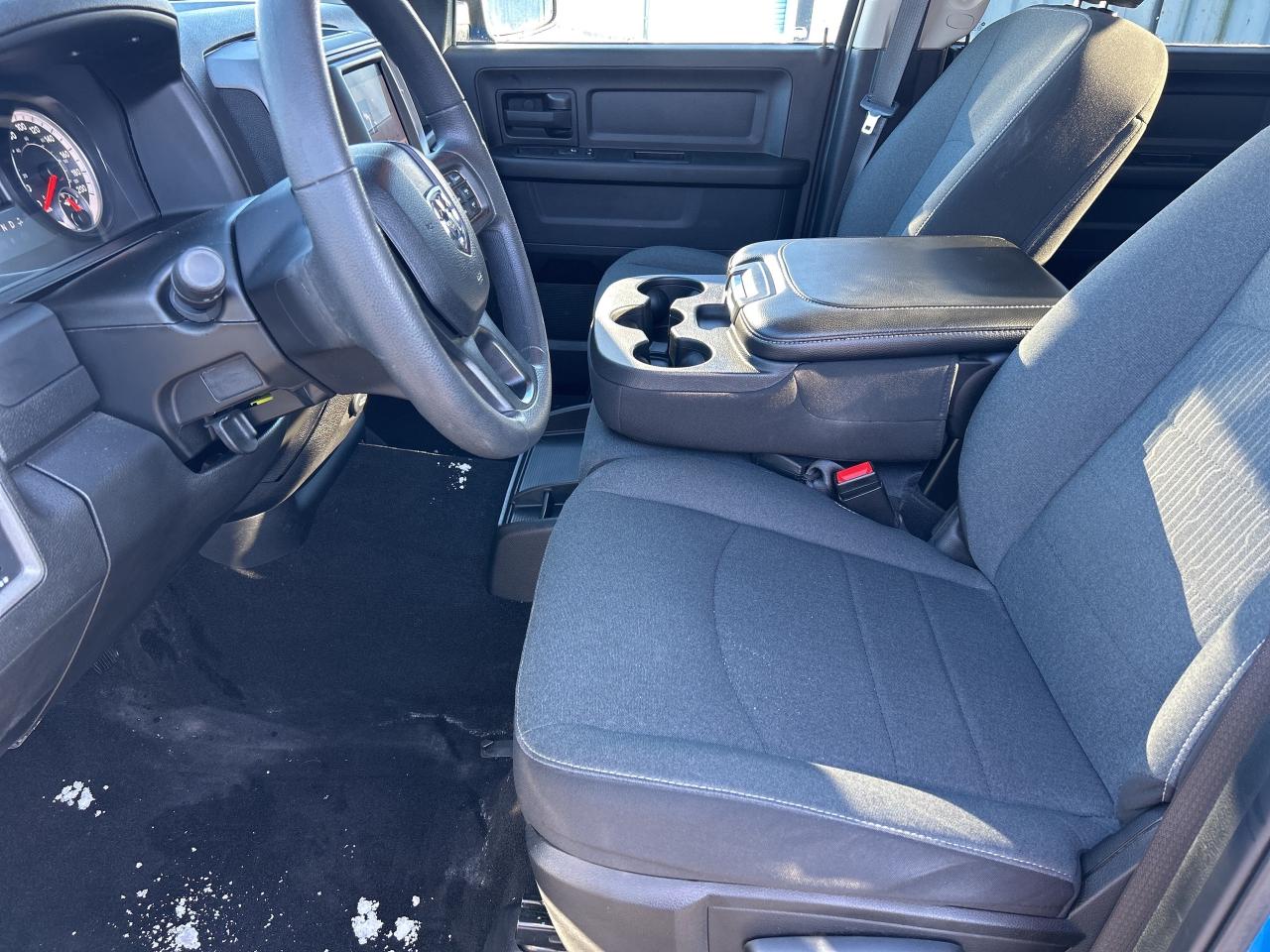 2023 RAM 1500 Classic Express 3.6L/4X4/REMOTE START CALL PICTON 26K KM'S Photo