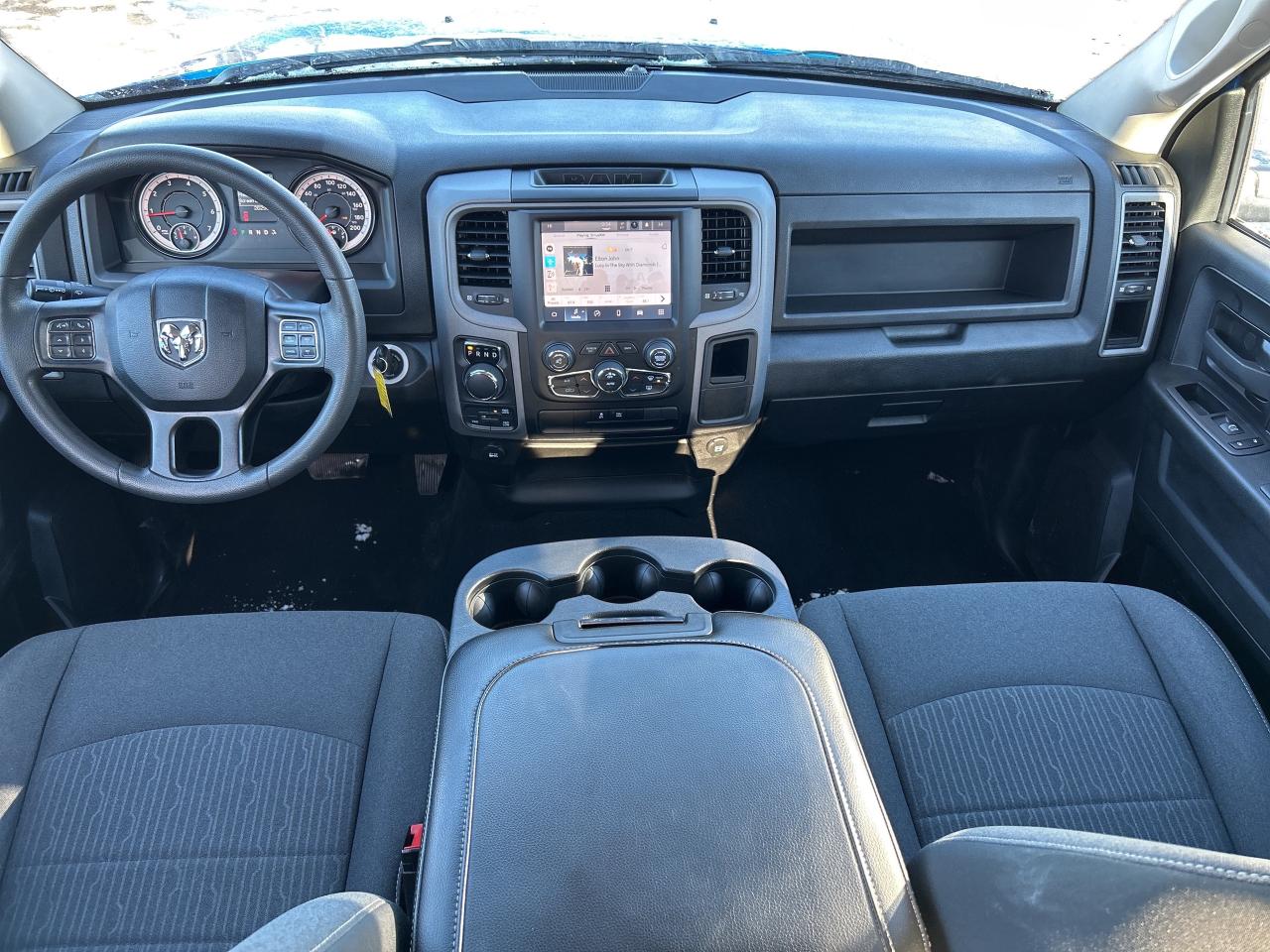 2023 RAM 1500 Classic Express 5.7L/4X4/REMOTE START CALL PICTON 26K KM'S Photo