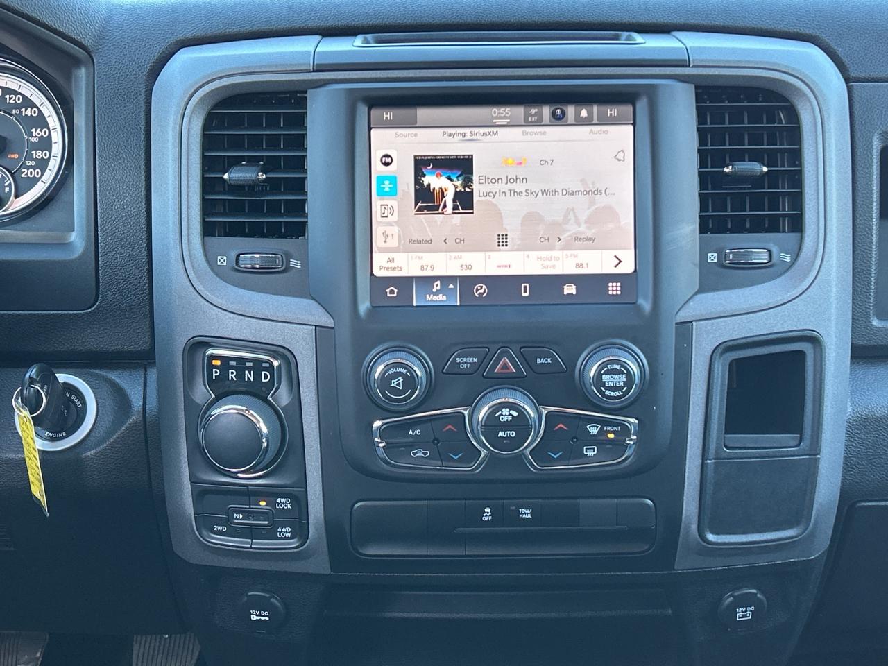 2023 RAM 1500 Classic Express 3.6L/4X4/REMOTE START CALL PICTON 26K KM'S Photo