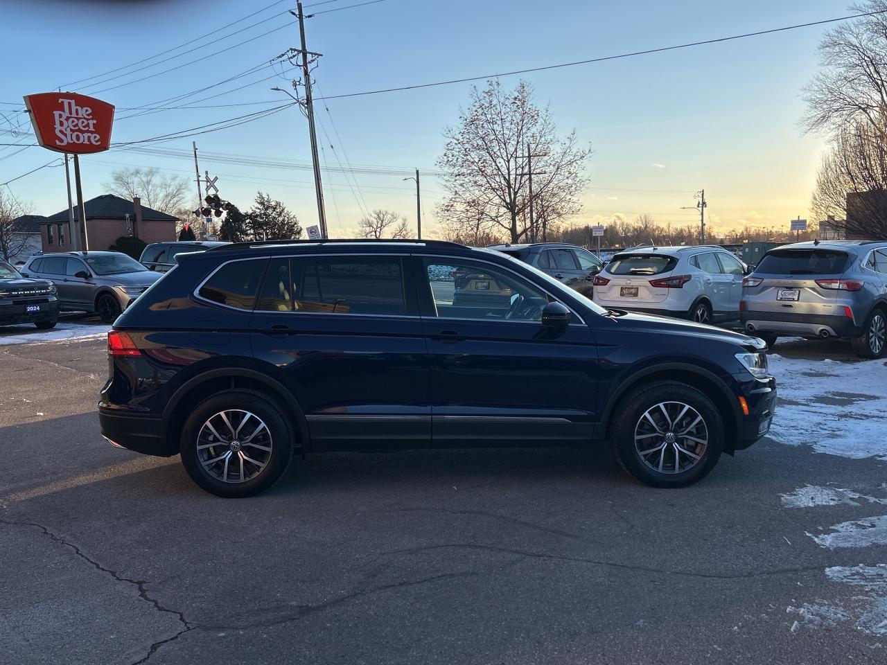 2021 Volkswagen Tiguan Comfortline AWD/PANO ROOF/NAV **CALL 613-961-8848 Photo