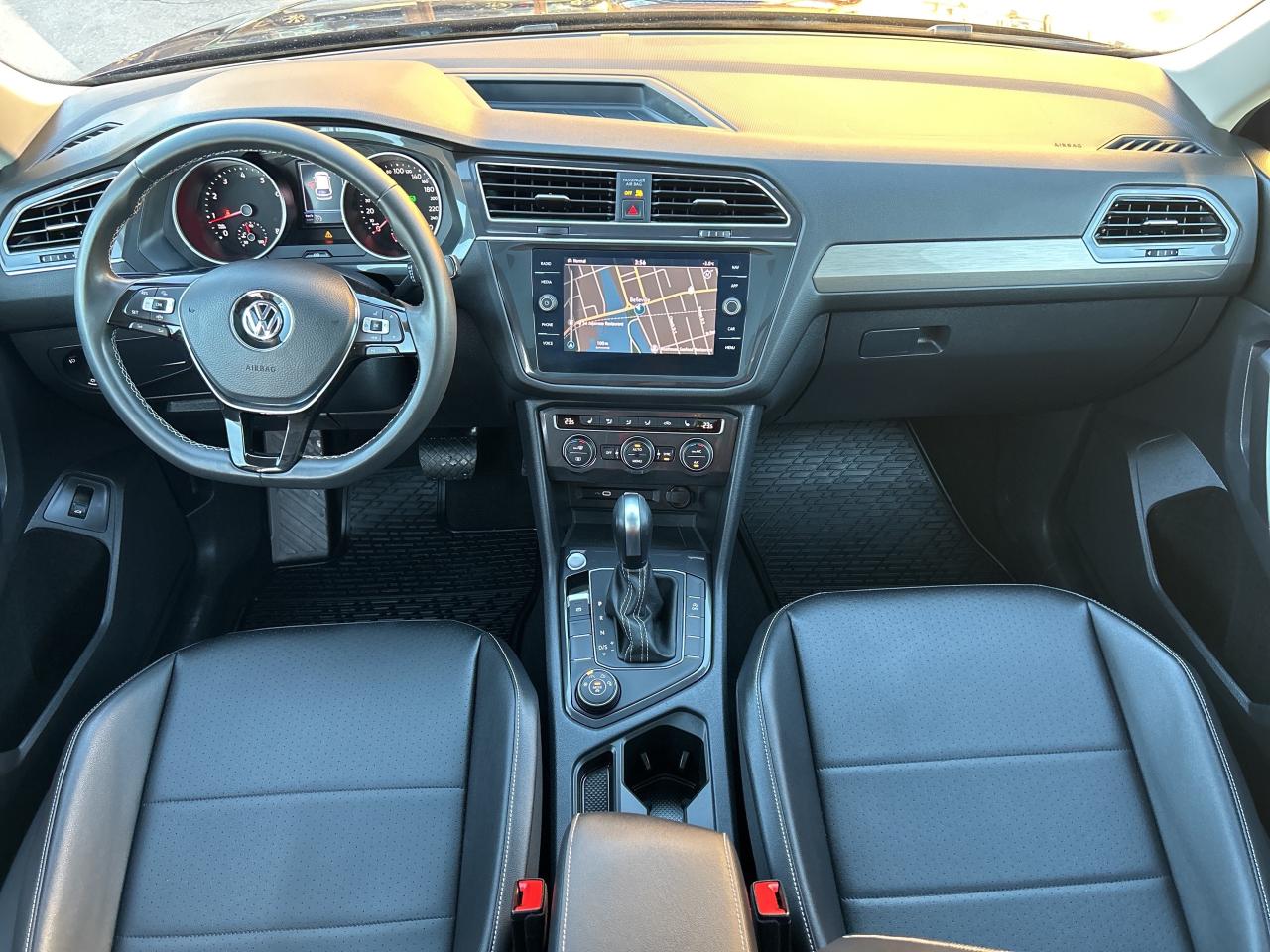 2021 Volkswagen Tiguan Comfortline AWD/PANO ROOF/NAV **CALL 613-961-8848 Photo