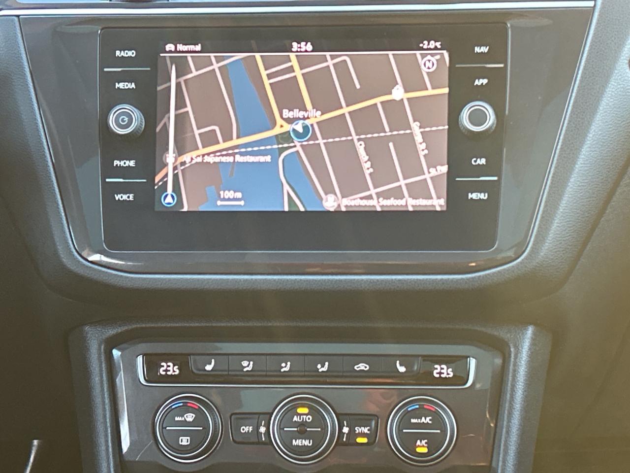 2021 Volkswagen Tiguan Comfortline AWD/PANO ROOF/NAV **CALL 613-961-8848 Photo