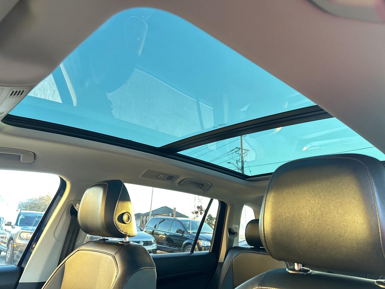 2021 Volkswagen Tiguan Comfortline AWD/PANO ROOF/NAV **CALL 613-961-8848 Photo