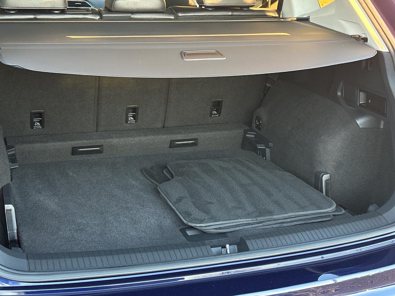 2021 Volkswagen Tiguan Comfortline AWD/PANO ROOF/NAV **CALL 613-961-8848 Photo