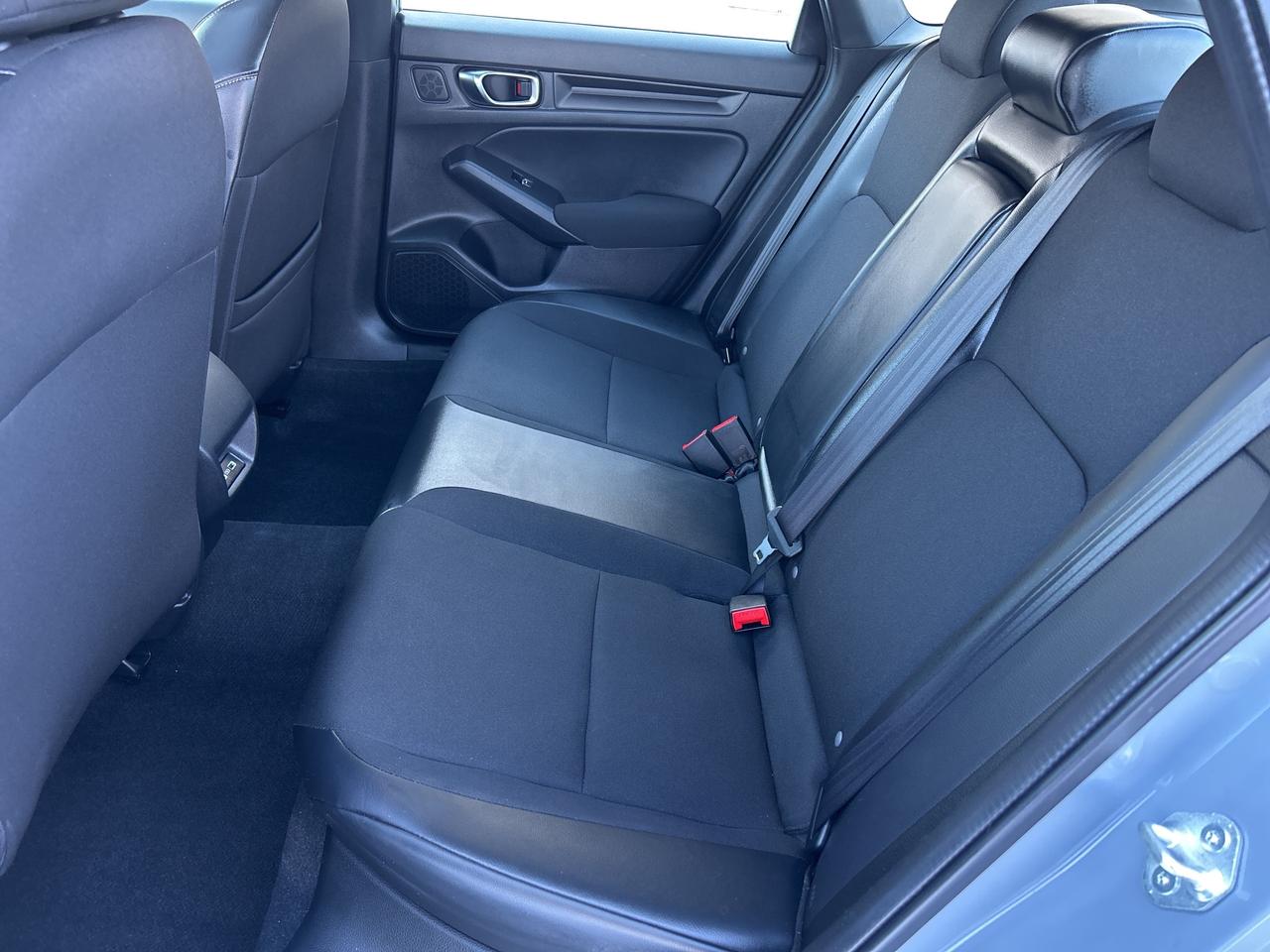 2022 Honda Civic Sedan Sport SUNROOF/HTD SEATS CALL 613-961-8848 62K KMS. Photo