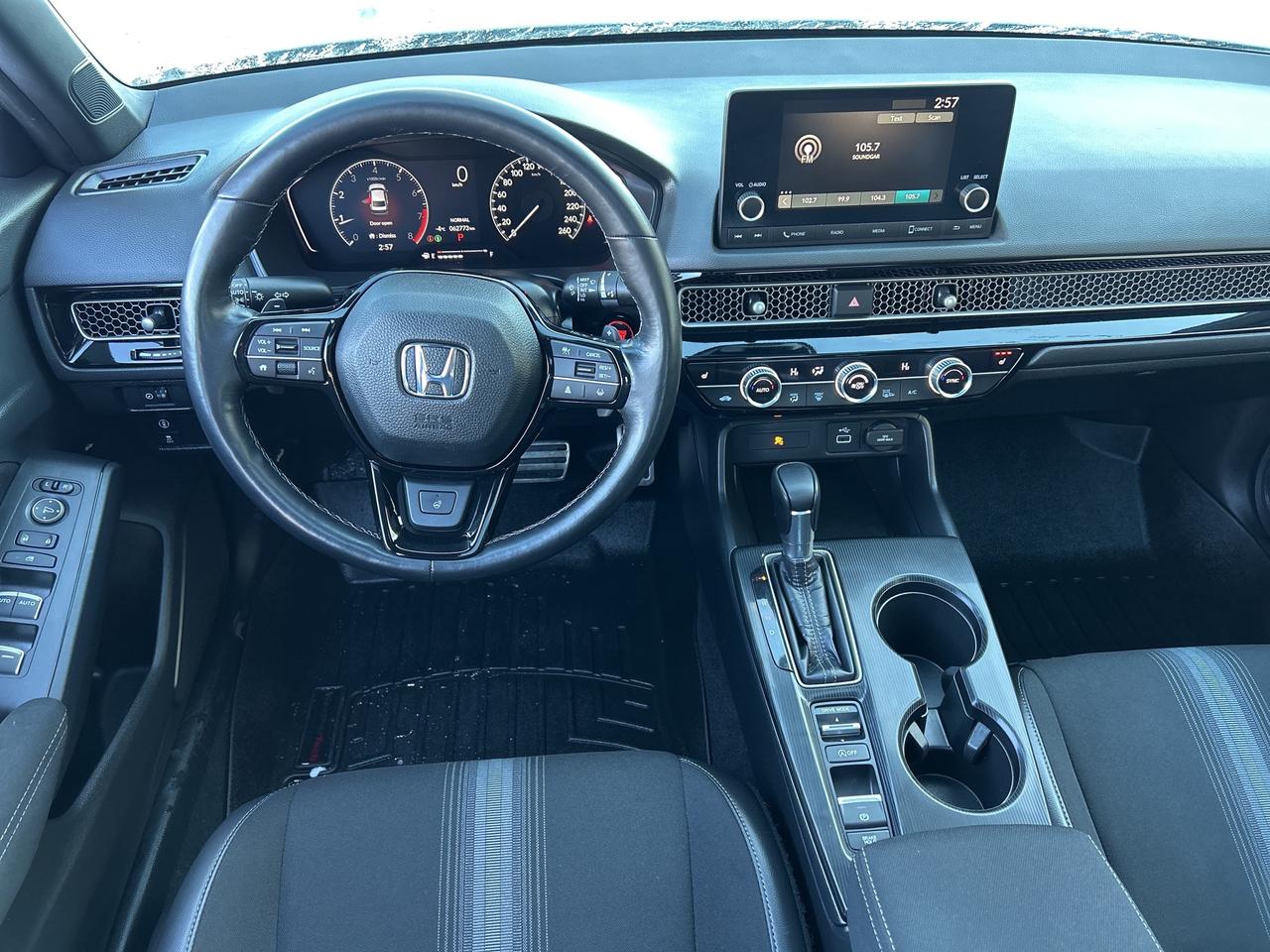 2022 Honda Civic Sedan Sport SUNROOF/HTD SEATS CALL 613-961-8848 62K KMS. Photo