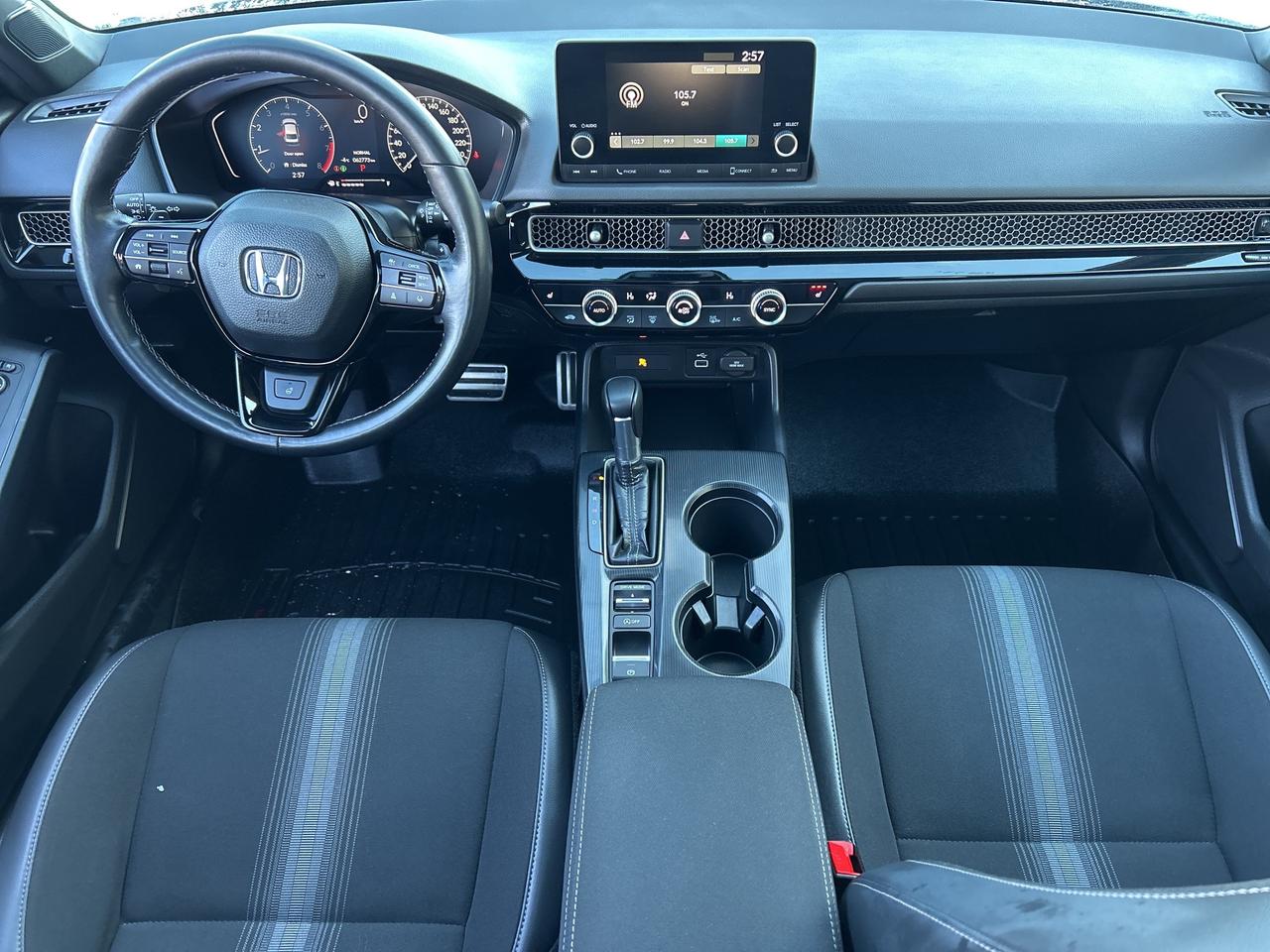 2022 Honda Civic Sedan Sport SUNROOF/HTD SEATS CALL 613-961-8848 62K KMS. Photo