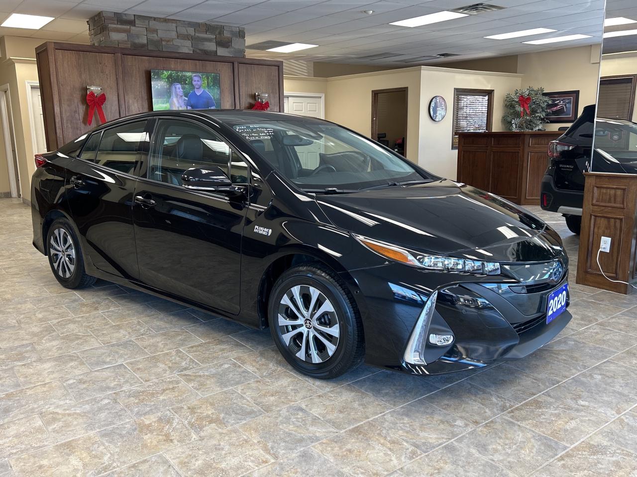 2020 Toyota Prius Prime UPGRADE PKG LEATHER/NAVI *CALL 613-961-8848 Photo