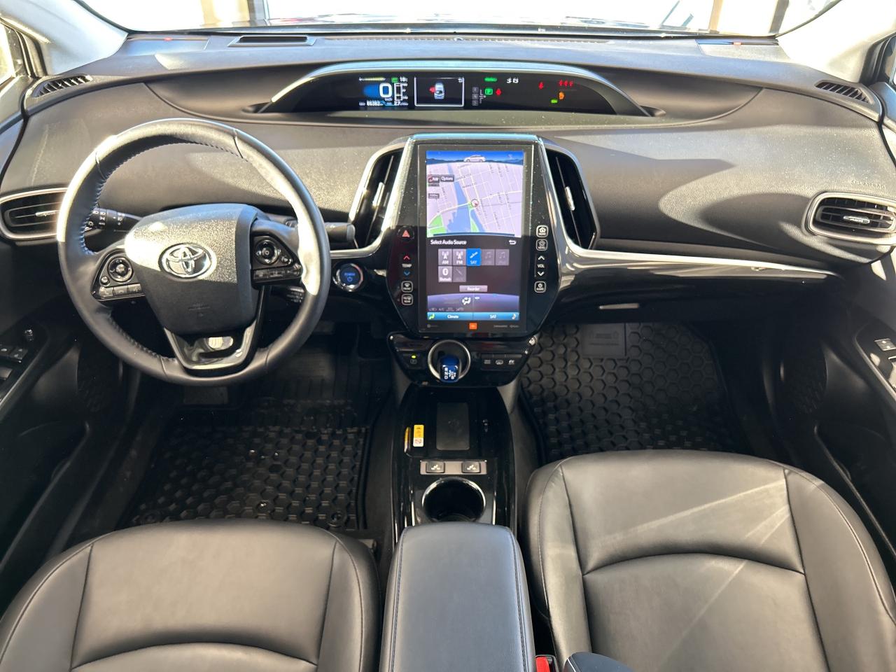 2020 Toyota Prius Prime UPGRADE PKG LEATHER/NAVI *CALL 613-961-8848 Photo
