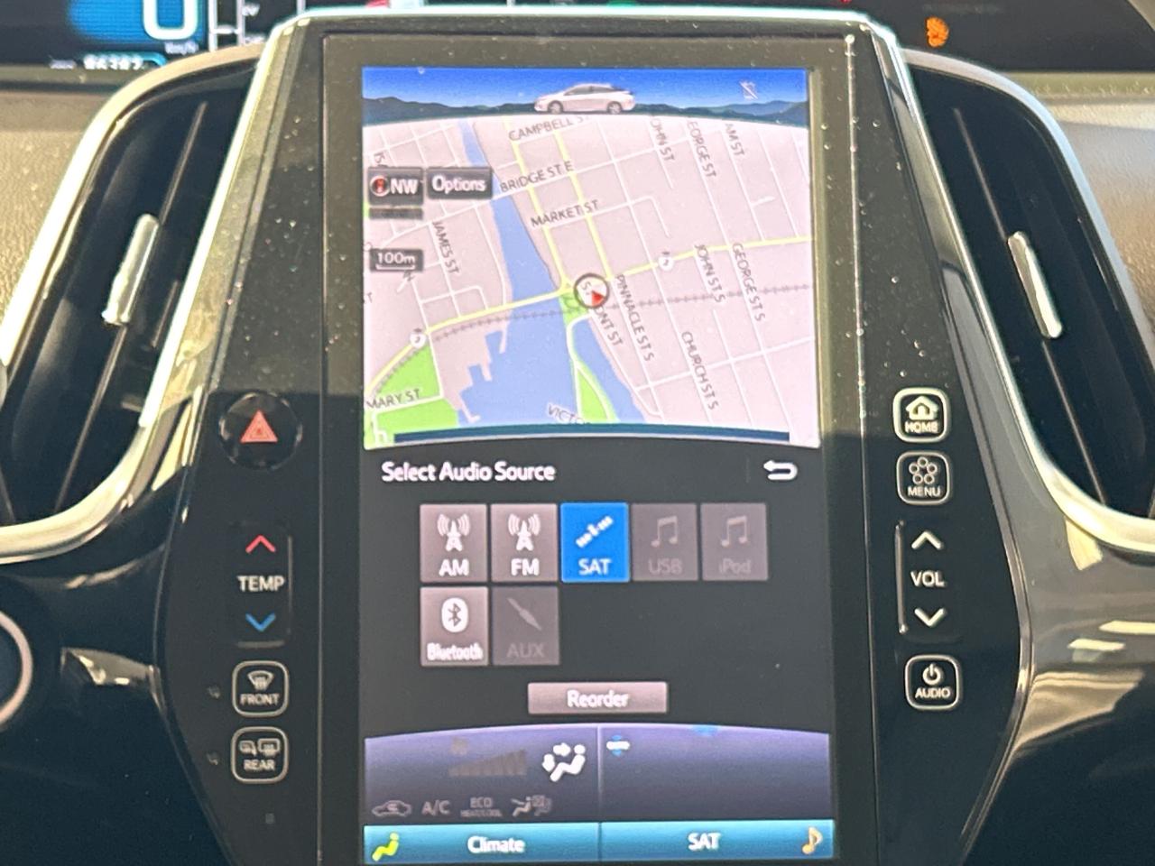 2020 Toyota Prius Prime UPGRADE PKG LEATHER/NAVI *CALL 613-961-8848 Photo