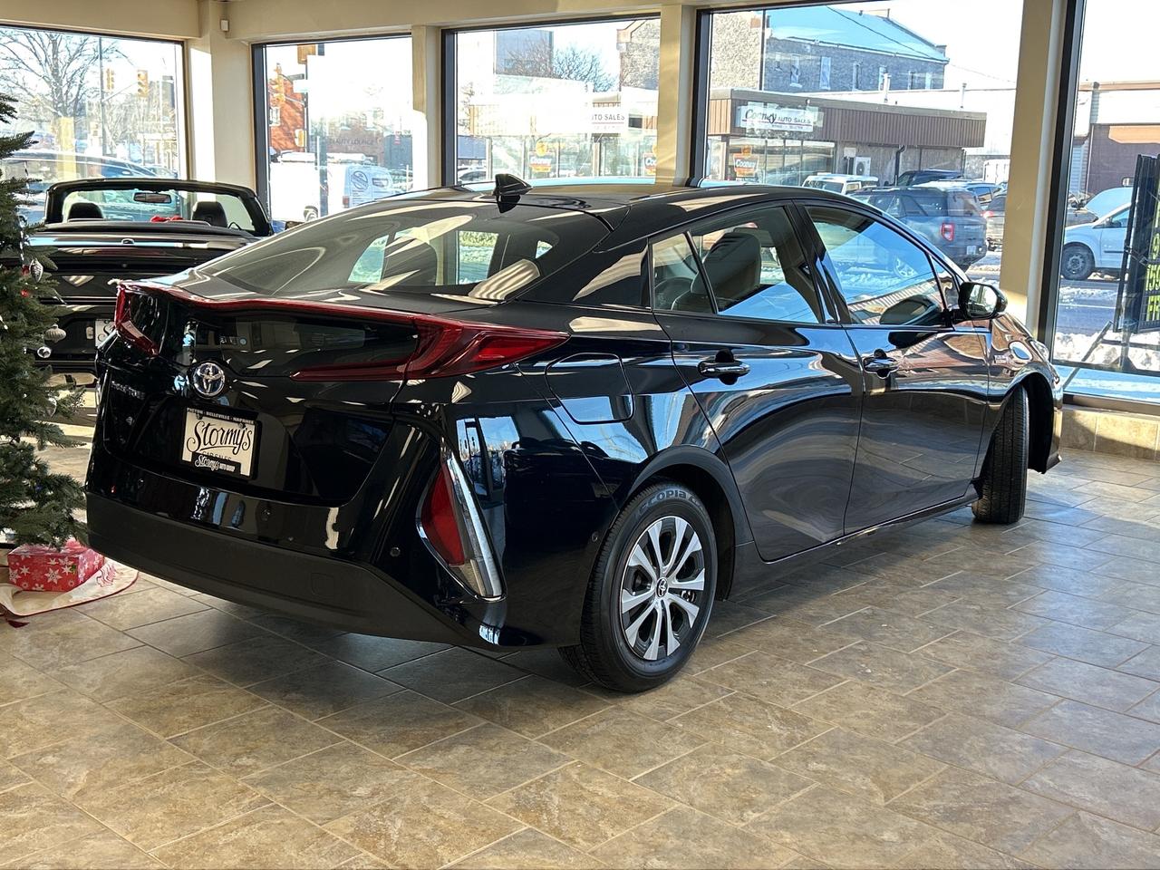 2020 Toyota Prius Prime UPGRADE PKG LEATHER/NAVI *CALL 613-961-8848 Photo