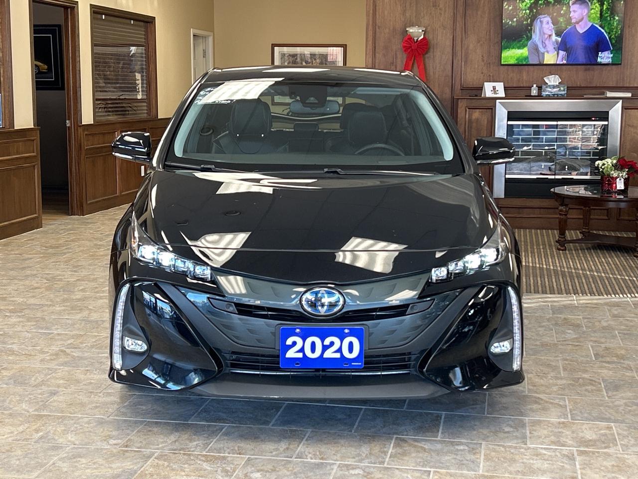 2020 Toyota Prius Prime UPGRADE PKG LEATHER/NAVI *CALL 613-961-8848 Photo