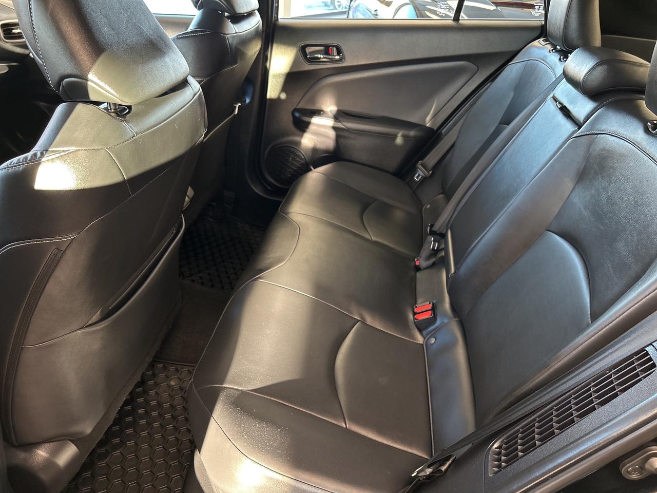 2020 Toyota Prius Prime UPGRADE PKG LEATHER/NAVI *CALL 613-961-8848 Photo