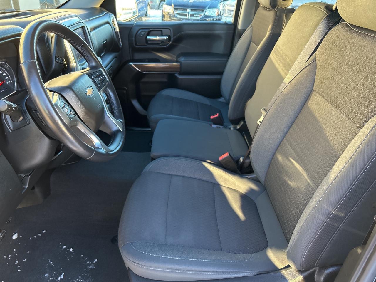 2020 Chevrolet Silverado 1500 LT HEATD SEATS/B.UP CAM CALL BELLEVILLE 6139618848 Photo