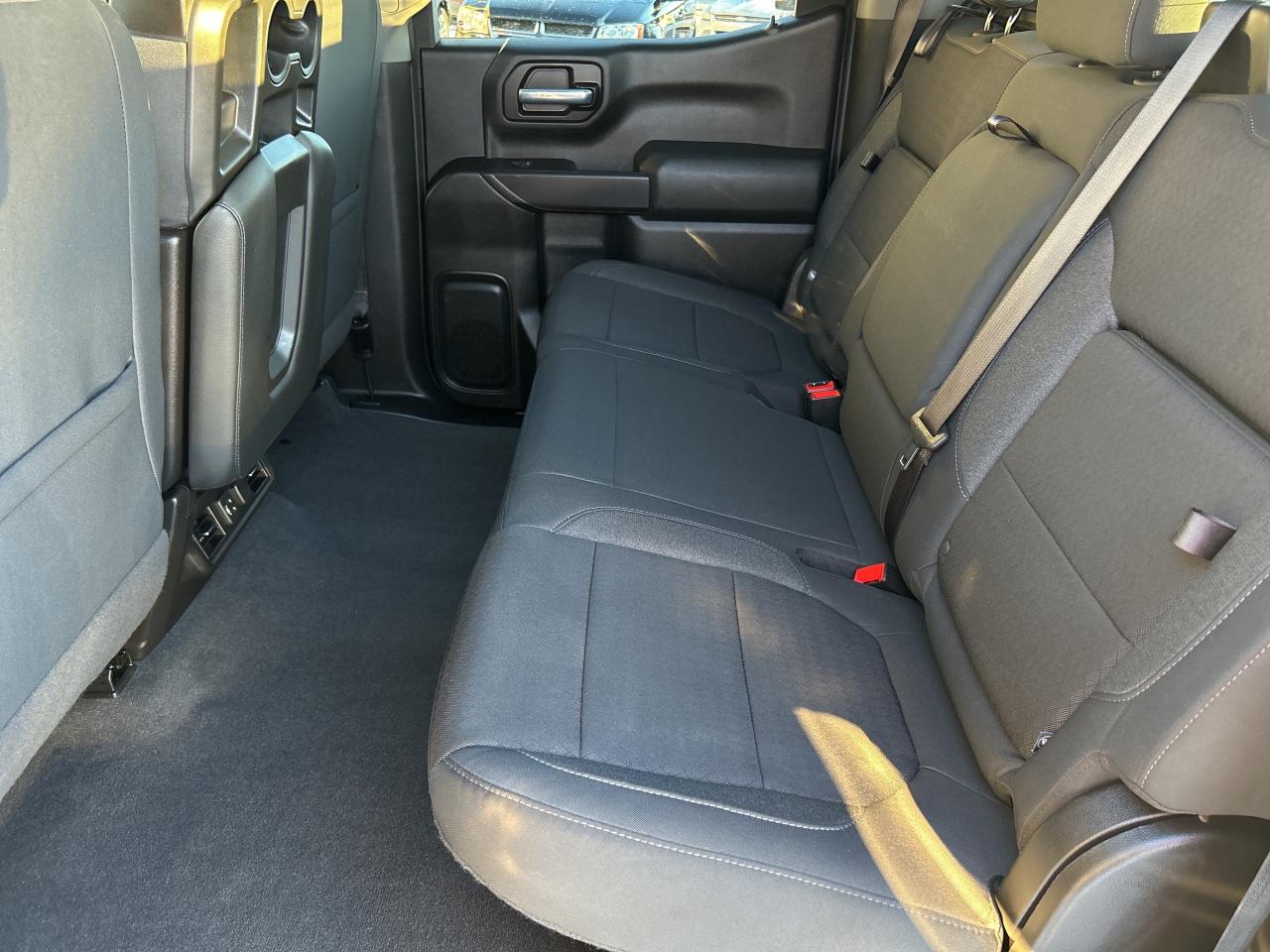 2020 Chevrolet Silverado 1500 LT HEATD SEATS/B.UP CAM CALL BELLEVILLE 6139618848 Photo