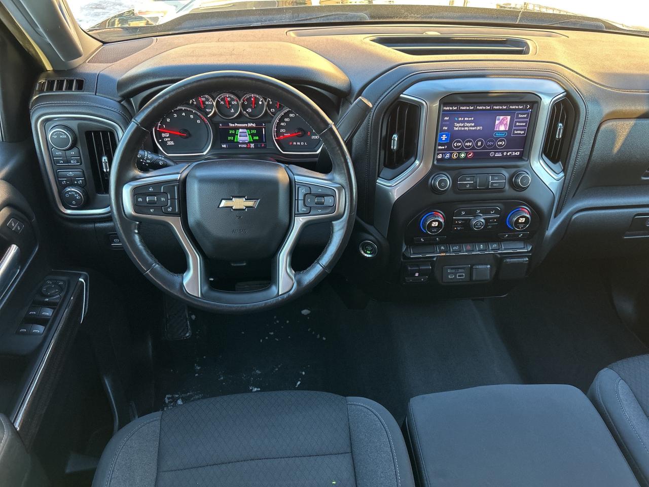 2020 Chevrolet Silverado 1500 LT HEATD SEATS/B.UP CAM CALL BELLEVILLE 6139618848 Photo