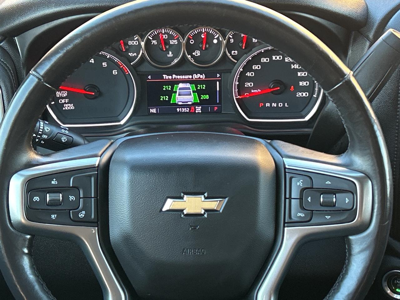 2020 Chevrolet Silverado 1500 LT HEATD SEATS/B.UP CAM CALL BELLEVILLE 6139618848 Photo