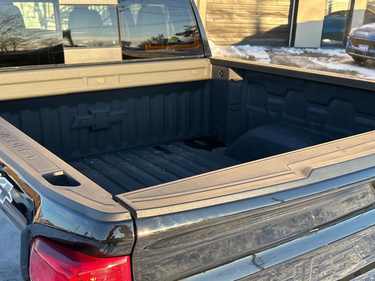 2020 Chevrolet Silverado 1500 LT HEATD SEATS/B.UP CAM CALL BELLEVILLE 6139618848 Photo