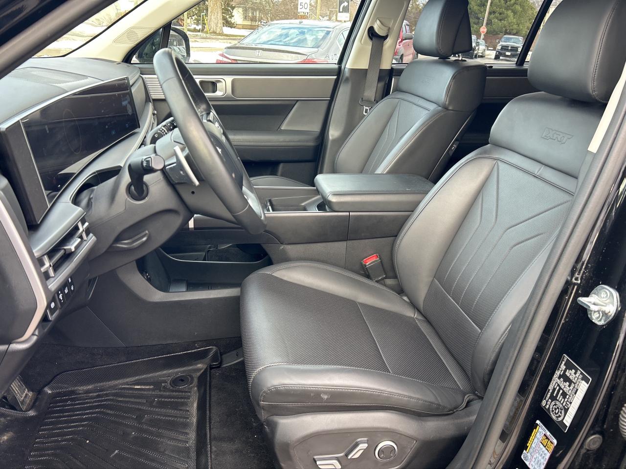 2024 Hyundai Santa Fe XRT FULLY LOADED!!!  CALL PICTON 31K KM'S Photo