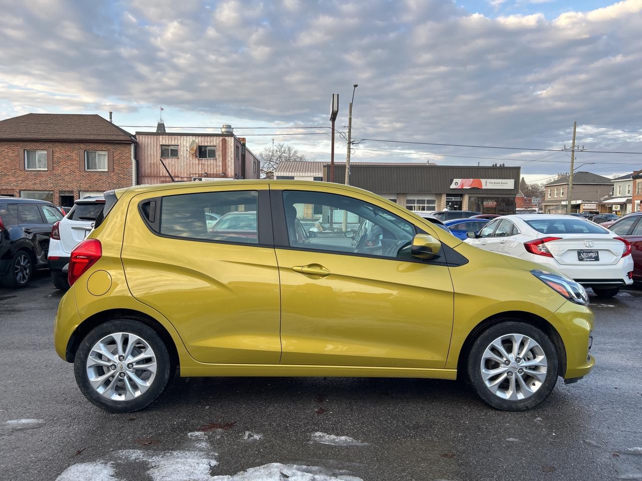 2022 Chevrolet Spark LT HATCH/B.UP CAM **CALL BELLEVILLE 613-961-8848 Photo