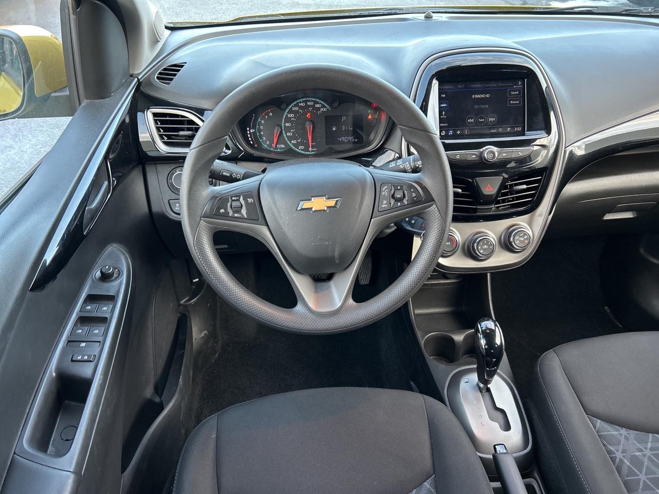 2022 Chevrolet Spark LT HATCH/B.UP CAM **CALL BELLEVILLE 613-961-8848 Photo