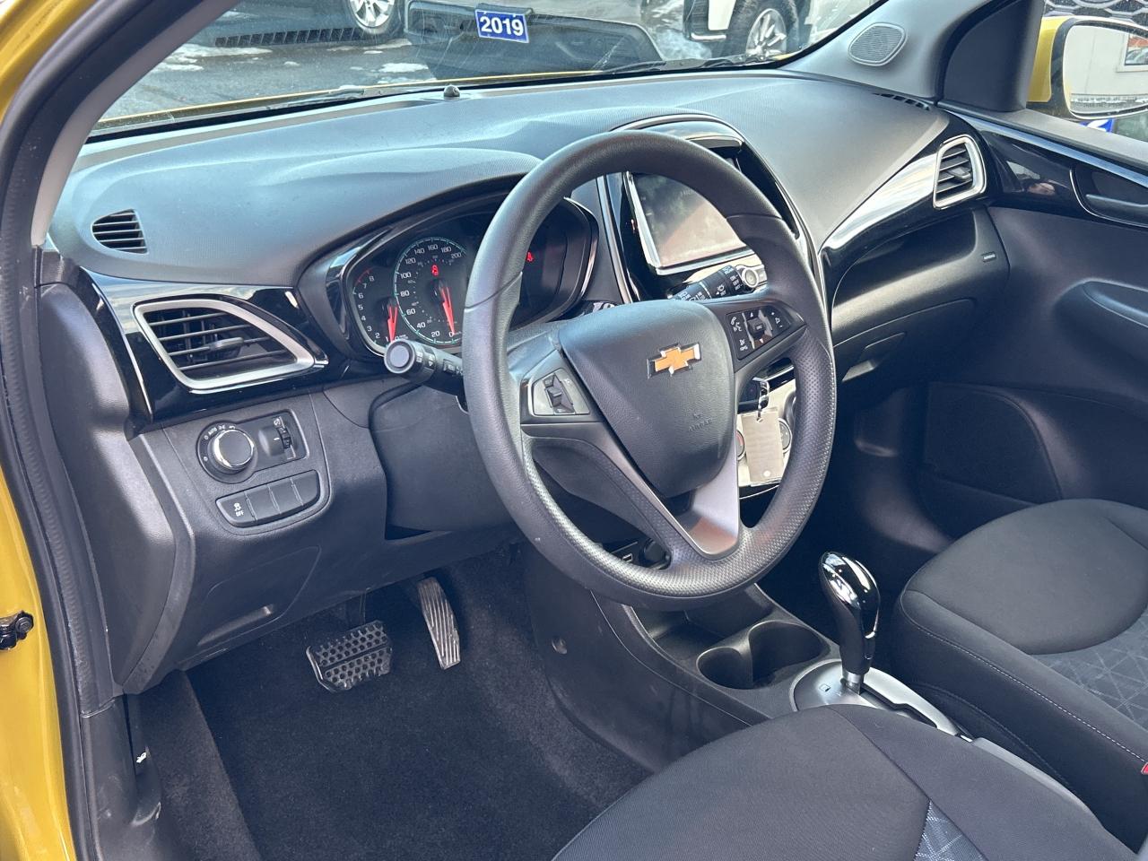 2022 Chevrolet Spark LT HATCH/B.UP CAM **CALL BELLEVILLE 613-961-8848 Photo