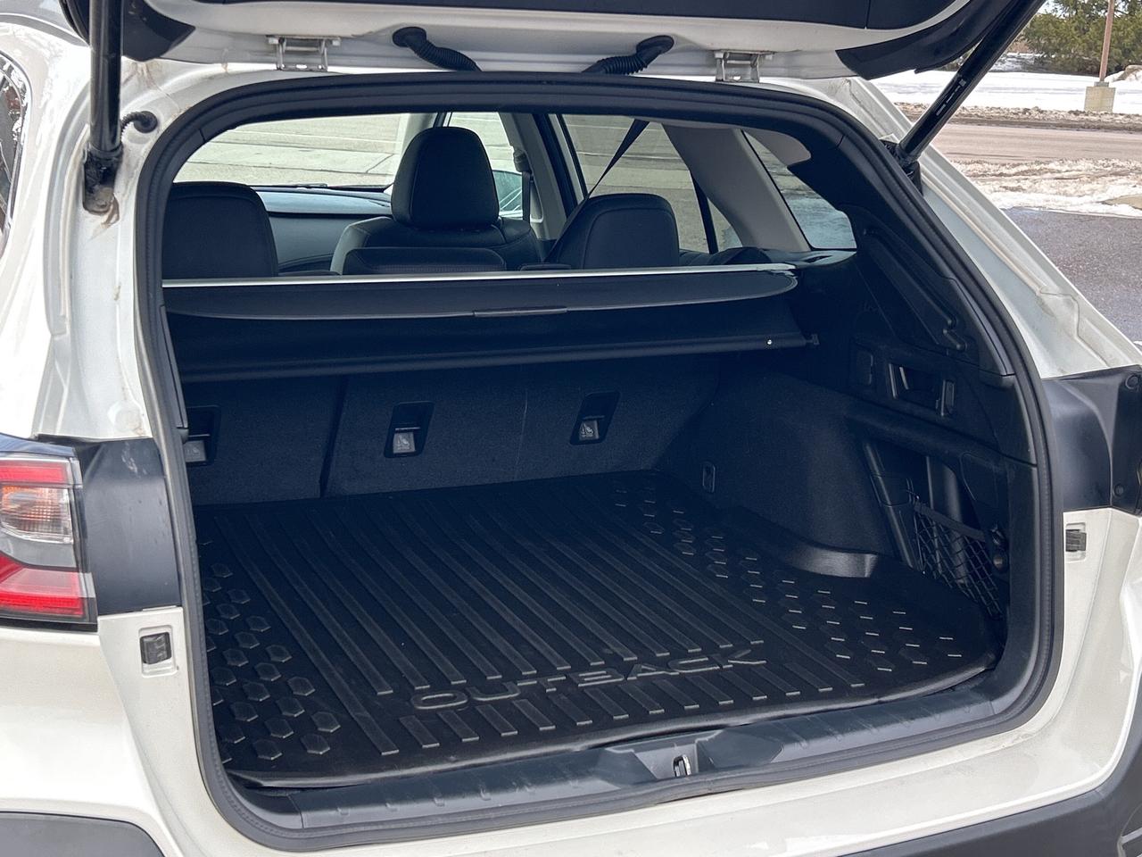 2022 Subaru Outback Limited LTHR/NAV/SUNROOF *BELLEVILLE 613-961-8848* Photo