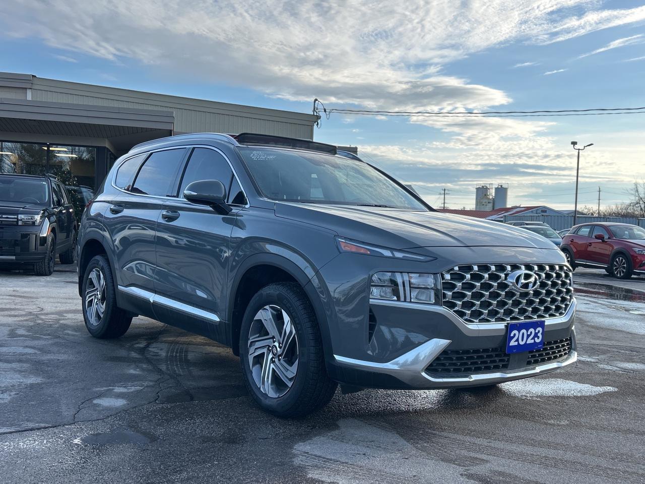 2023 Hyundai Santa Fe Preferred LEATHER/NAV/ADAPTIVE CRUISE CALL PICTON Photo