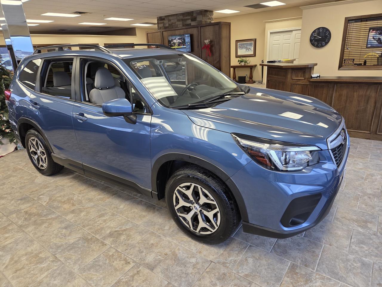 2019 Subaru Forester 2.5i Touring w-EyeSight Pkg ***CALL 613-961-8848 Photo2