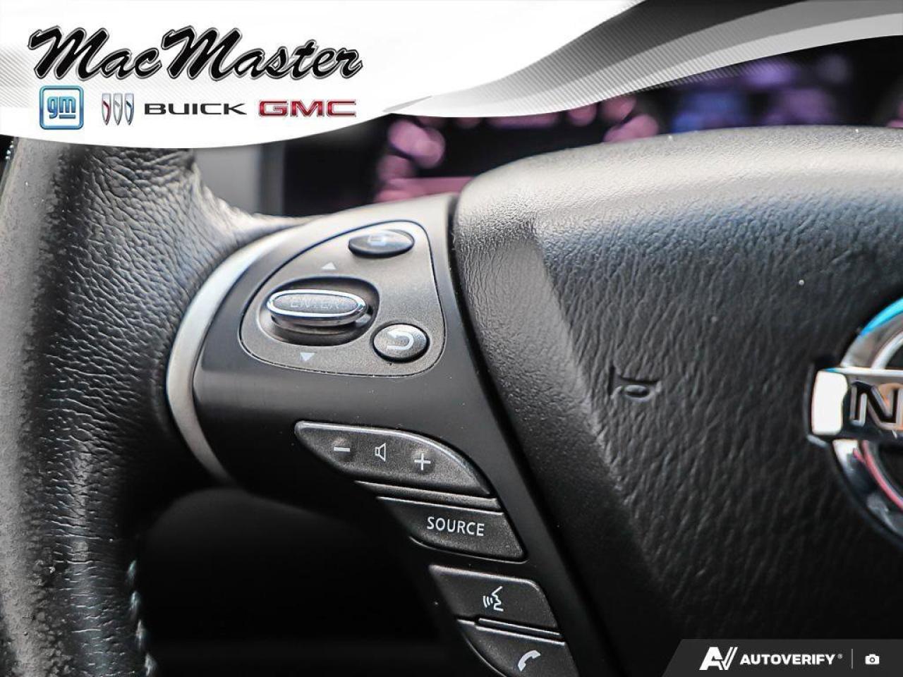 2014 Nissan Pathfinder SLSL, 3.5L V6, CVT, LEATHER, ALLOYS, 7-PASSENGER, Photo