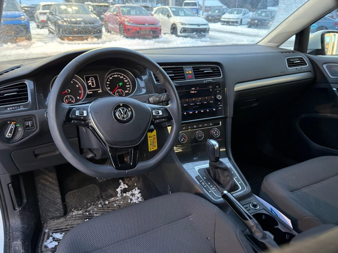 2021 Volkswagen Golf ComfortlineONE-OWNER, ACCIDENT-FREE, HTD SEATS, BA Photo