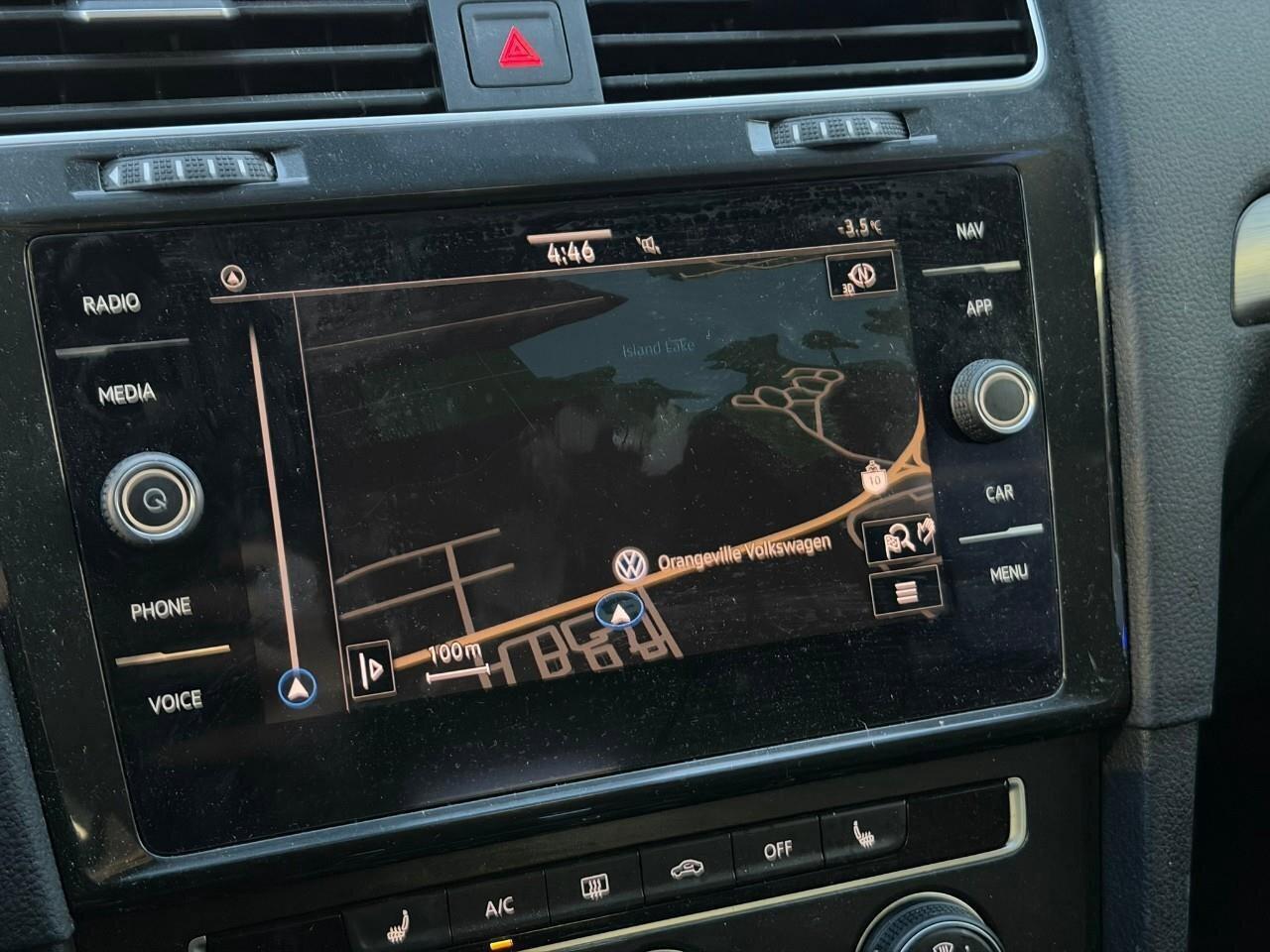 2021 Volkswagen Golf ComfortlineONE-OWNER, ACCIDENT-FREE, HTD SEATS, BA Photo