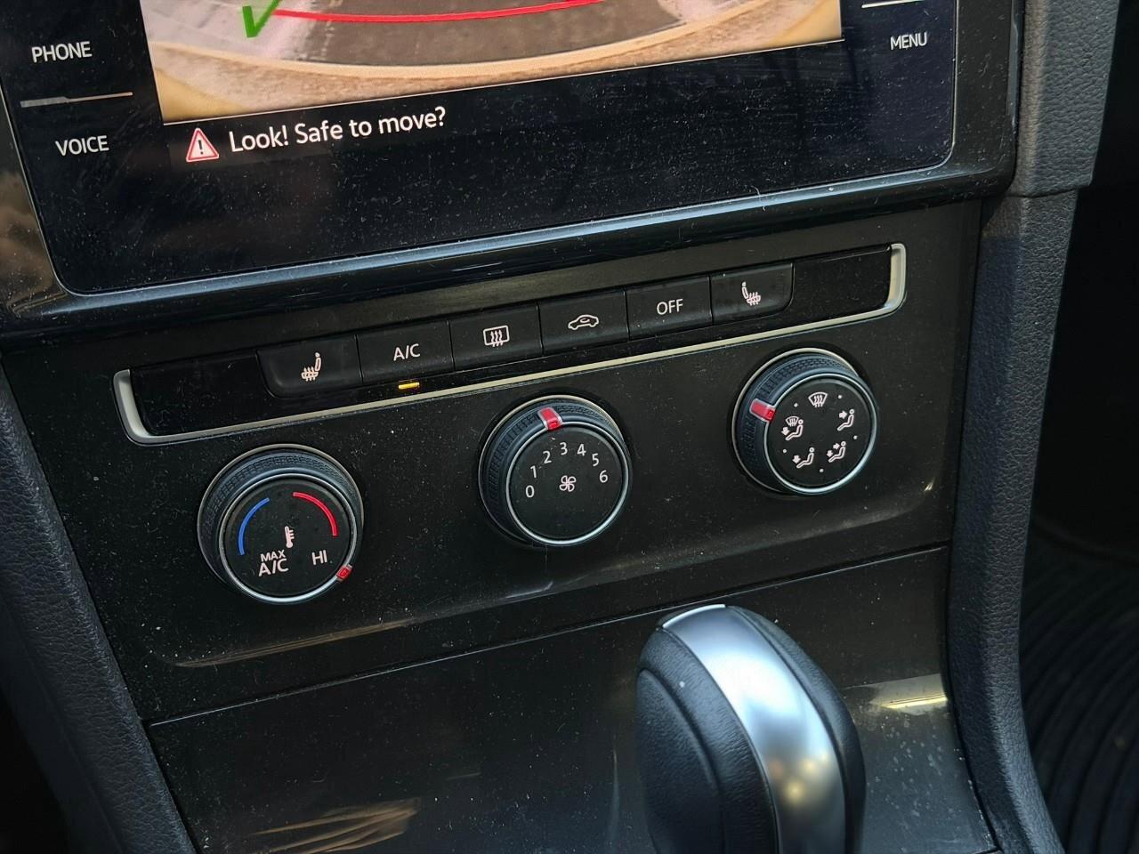 2021 Volkswagen Golf ComfortlineONE-OWNER, ACCIDENT-FREE, HTD SEATS, BA Photo