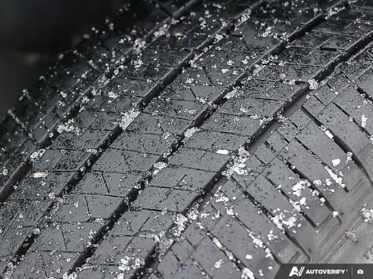 2021 Volkswagen Golf ComfortlineONE-OWNER, ACCIDENT-FREE, HTD SEATS, BA Photo