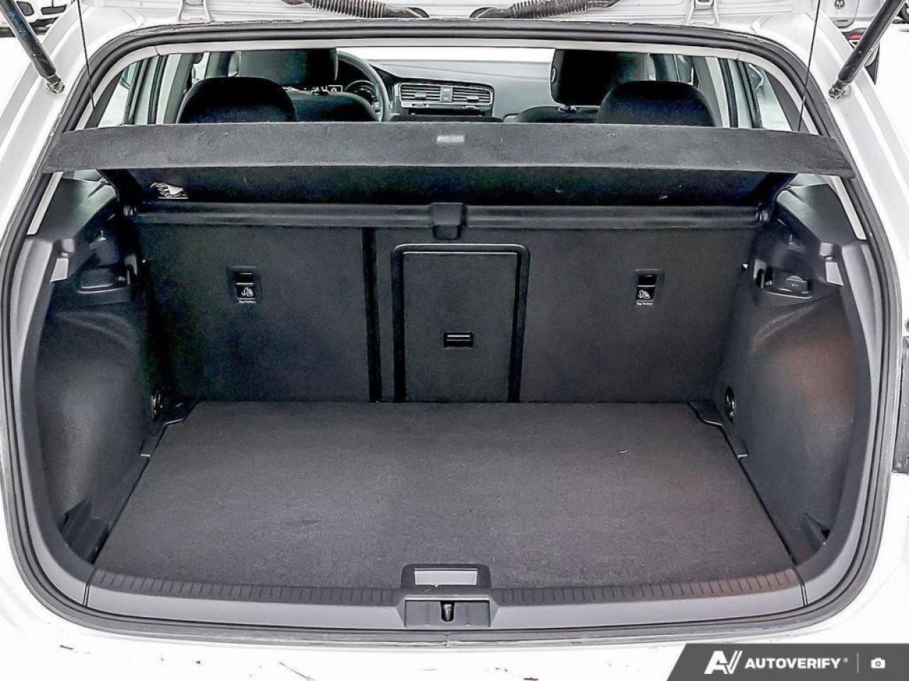 2021 Volkswagen Golf ComfortlineONE-OWNER, ACCIDENT-FREE, HTD SEATS, BA Photo