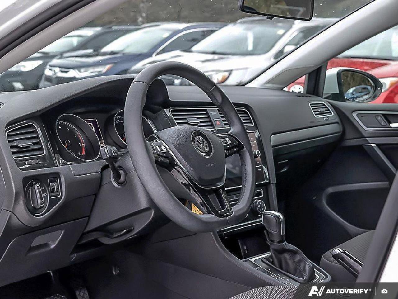 2021 Volkswagen Golf ComfortlineONE-OWNER, ACCIDENT-FREE, HTD SEATS, BA Photo