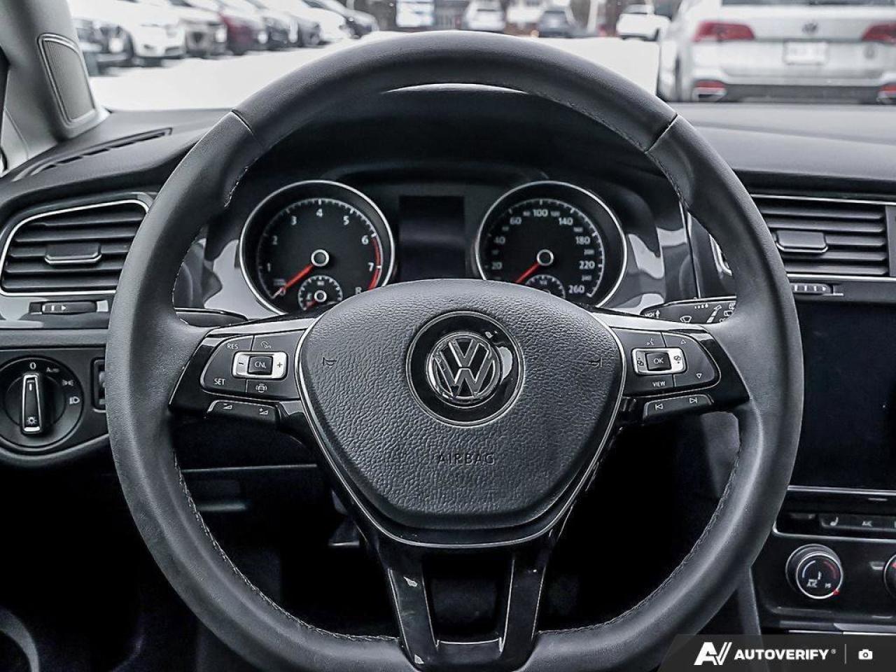 2021 Volkswagen Golf ComfortlineONE-OWNER, ACCIDENT-FREE, HTD SEATS, BA Photo