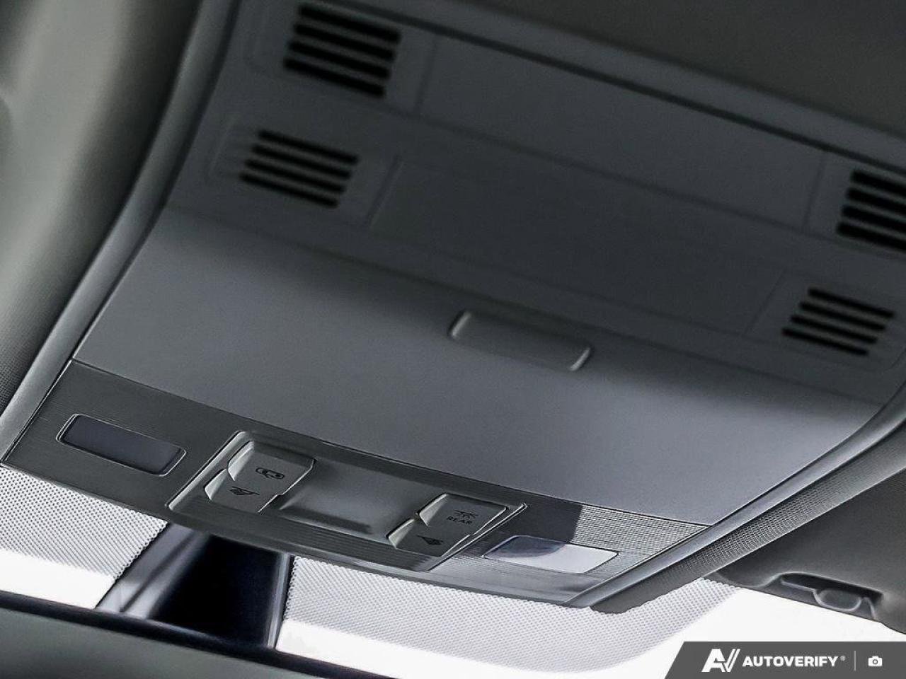 2021 Volkswagen Golf ComfortlineONE-OWNER, ACCIDENT-FREE, HTD SEATS, BA Photo