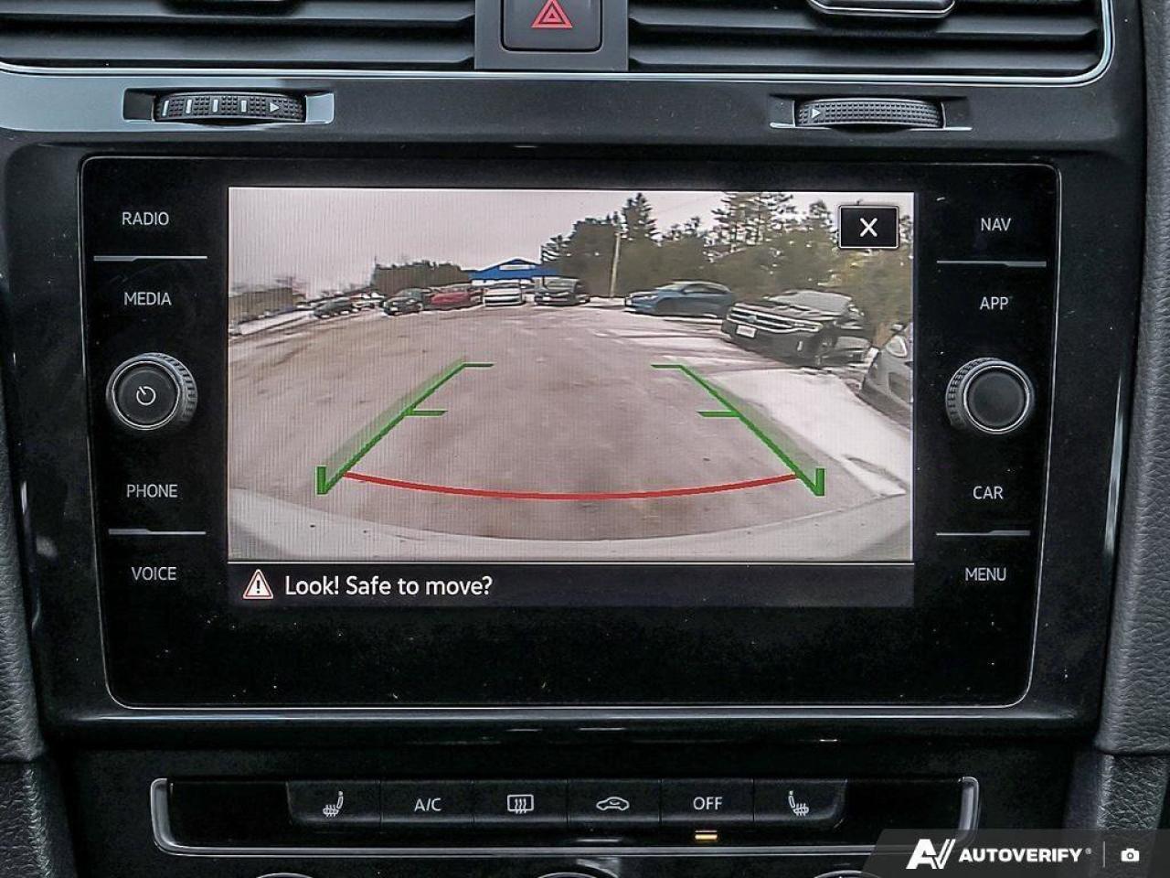 2021 Volkswagen Golf ComfortlineONE-OWNER, ACCIDENT-FREE, HTD SEATS, BA Photo