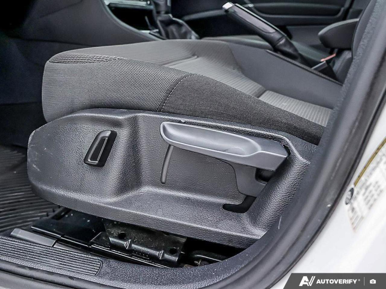 2021 Volkswagen Golf ComfortlineONE-OWNER, ACCIDENT-FREE, HTD SEATS, BA Photo