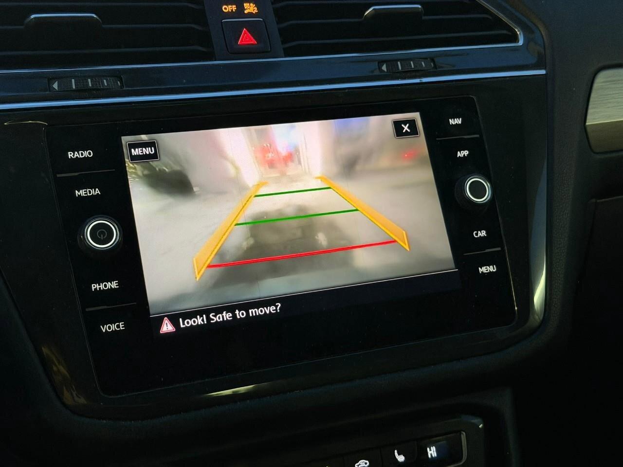 2018 Volkswagen Tiguan ComfortlineCERTIFIED AS-TRADED, NAVIGATION, HTD SE Photo