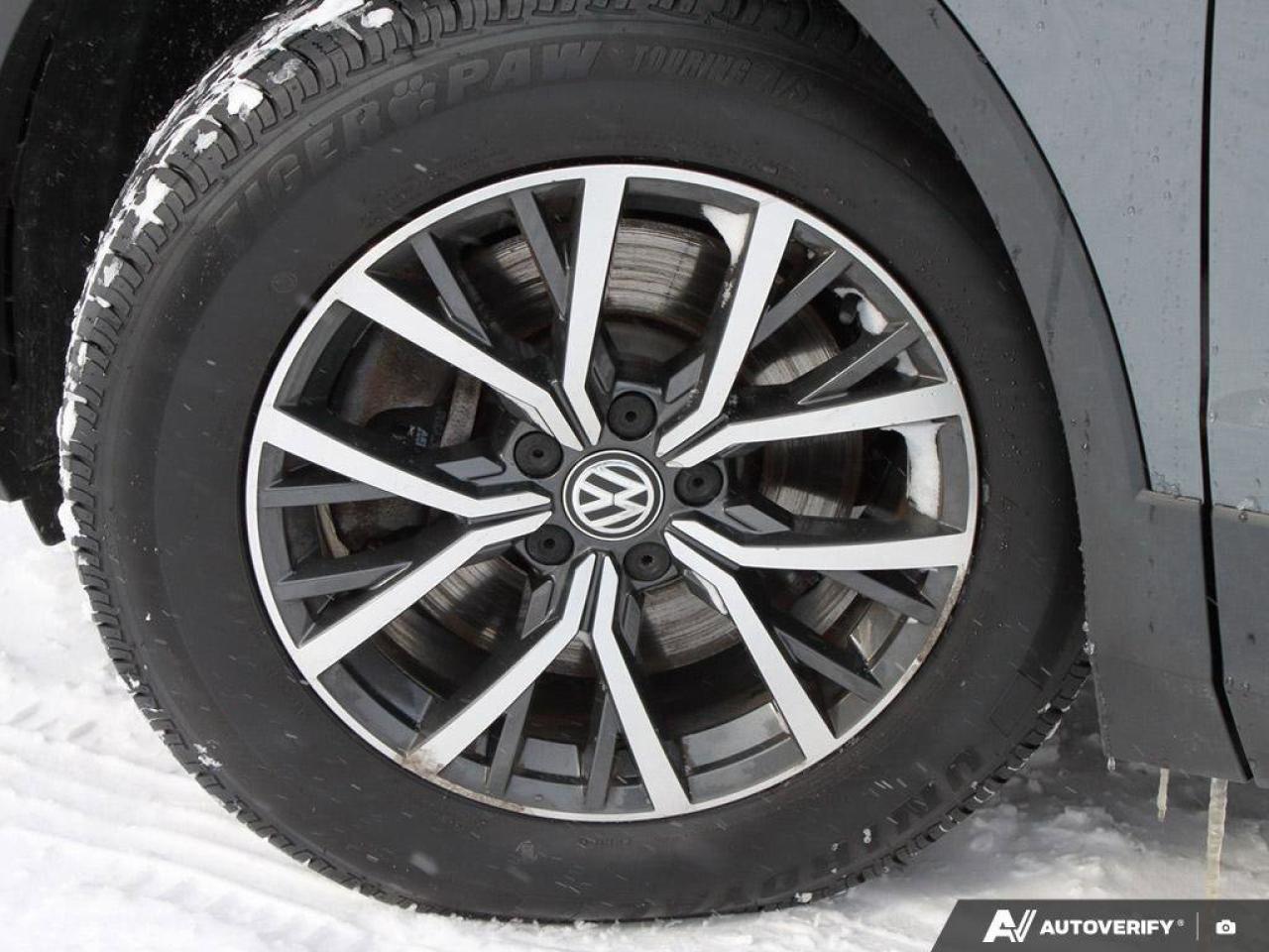 2018 Volkswagen Tiguan ComfortlineCERTIFIED AS-TRADED, NAVIGATION, HTD SE Photo