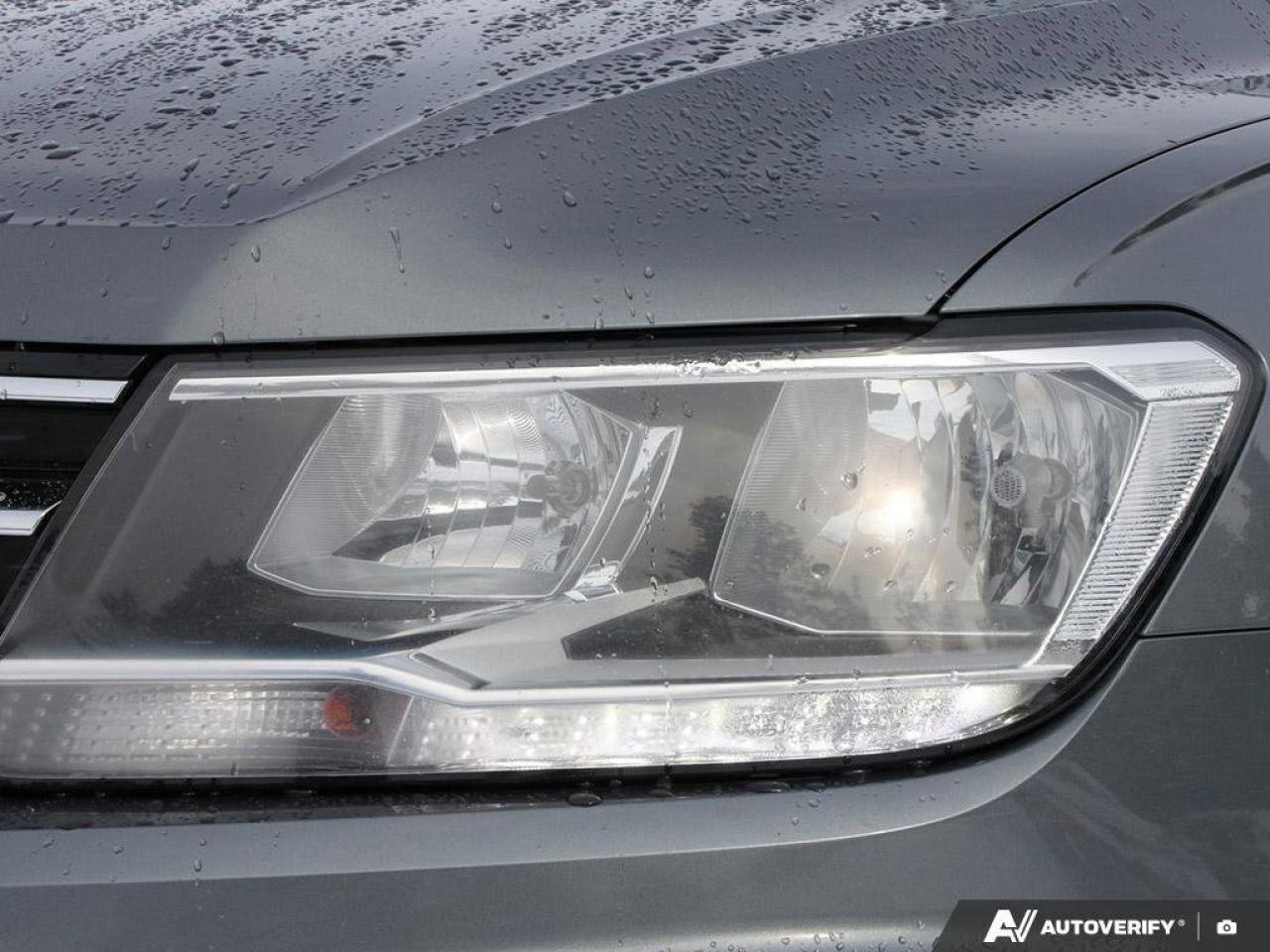 2018 Volkswagen Tiguan ComfortlineCERTIFIED AS-TRADED, NAVIGATION, HTD SE Photo