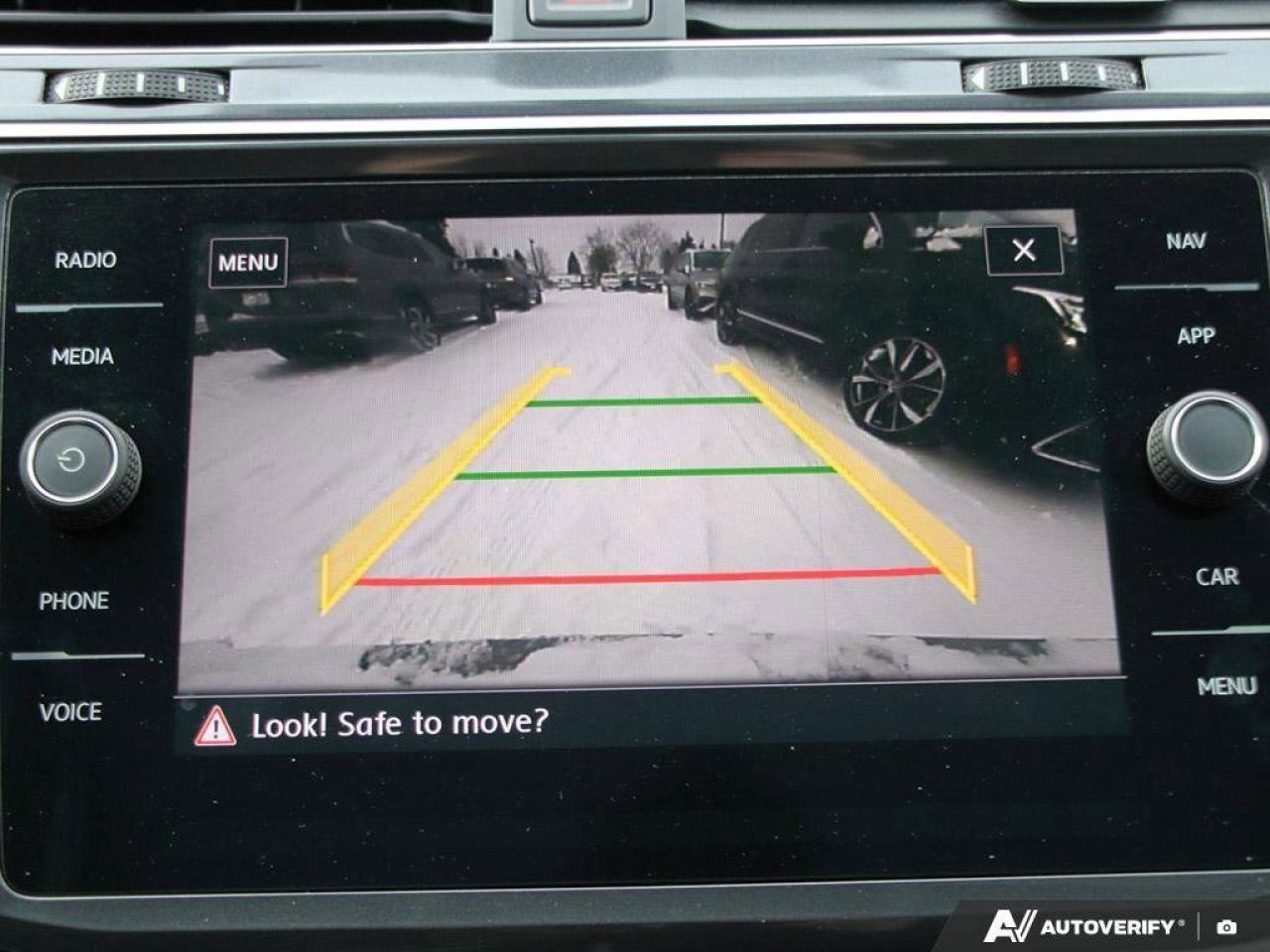 2018 Volkswagen Tiguan ComfortlineCERTIFIED AS-TRADED, NAVIGATION, HTD SE Photo