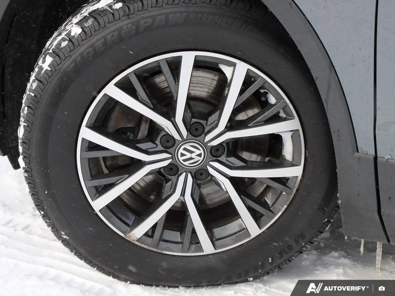 2018 Volkswagen Tiguan ComfortlineCERTIFIED AS-TRADED, NAVIGATION, HTD SE Photo