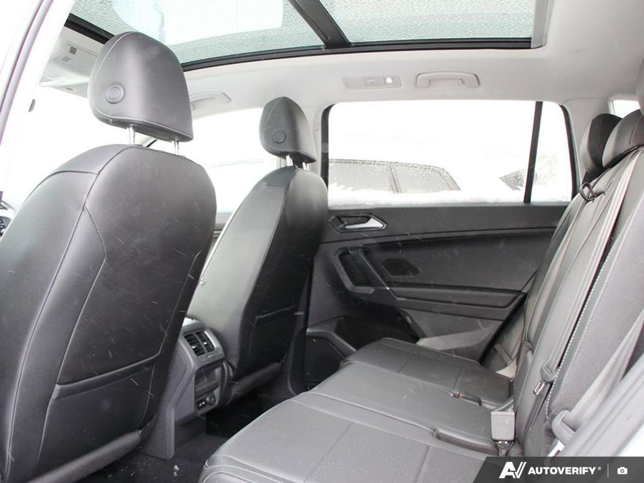 2018 Volkswagen Tiguan ComfortlineCERTIFIED AS-TRADED, NAVIGATION, HTD SE Photo