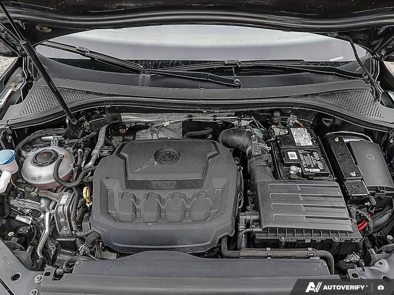 2018 Volkswagen Tiguan ComfortlineCERTIFIED AS-TRADED, NAVIGATION, HTD SE Photo